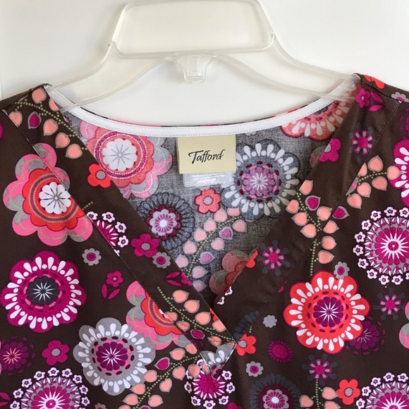 TAFFORD Scrub Top 100% Cotton Floral V-Neck Short Sleeve Women’s Plus Size 3X - Picture 2 of 16